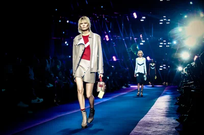 Look 11